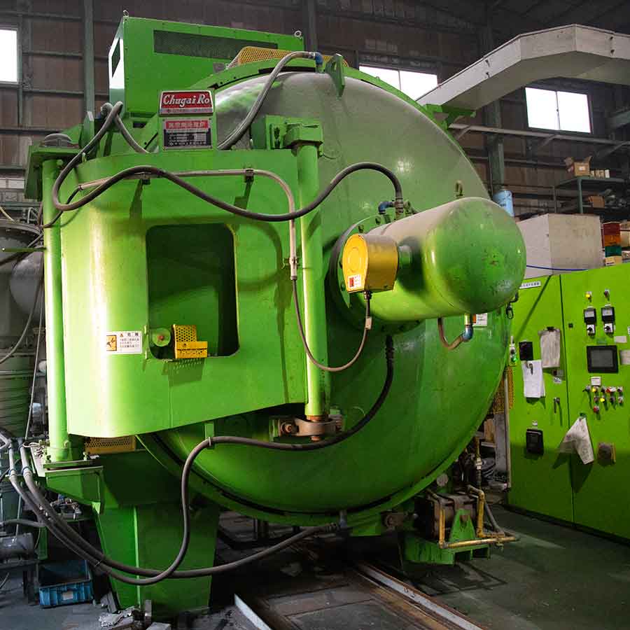 真空熱処理炉 600K